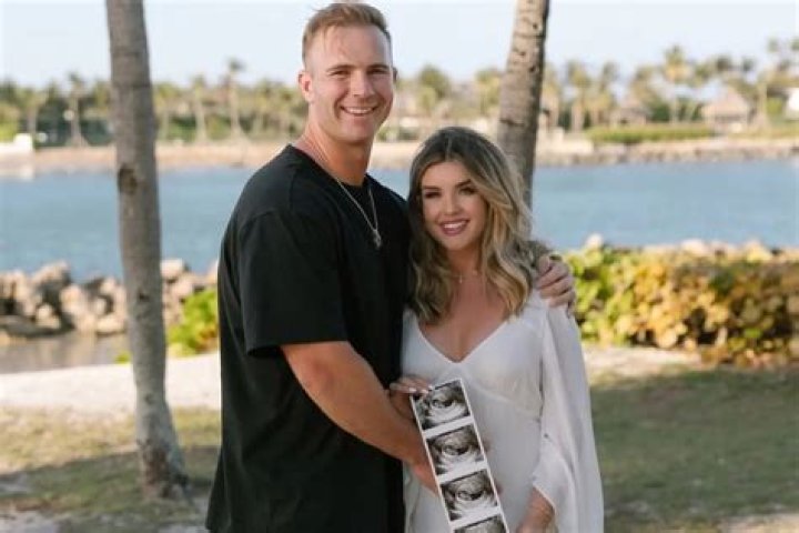 Does Laz Alonso Have A Wife or Girlfriend, Who Are His Parents?