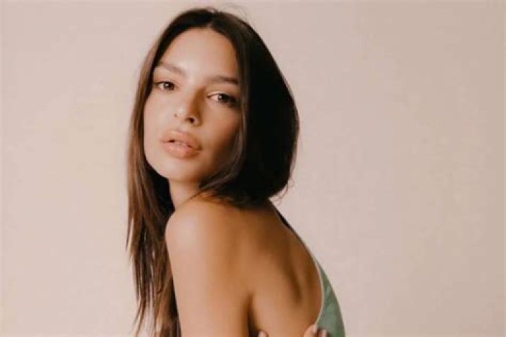 Emily Ratajkowski Shows Off Flawless Figure In New Photos — Shares Sweet Family Pictures