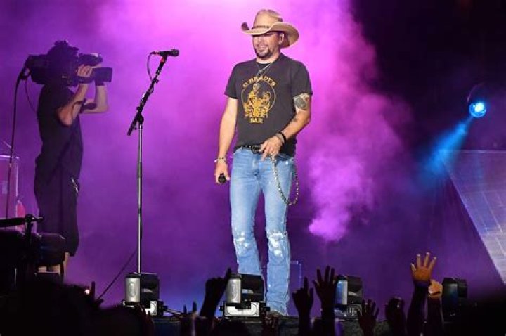 Jason Aldean Addresses Route 91 Massacre At Las Vegas Concert