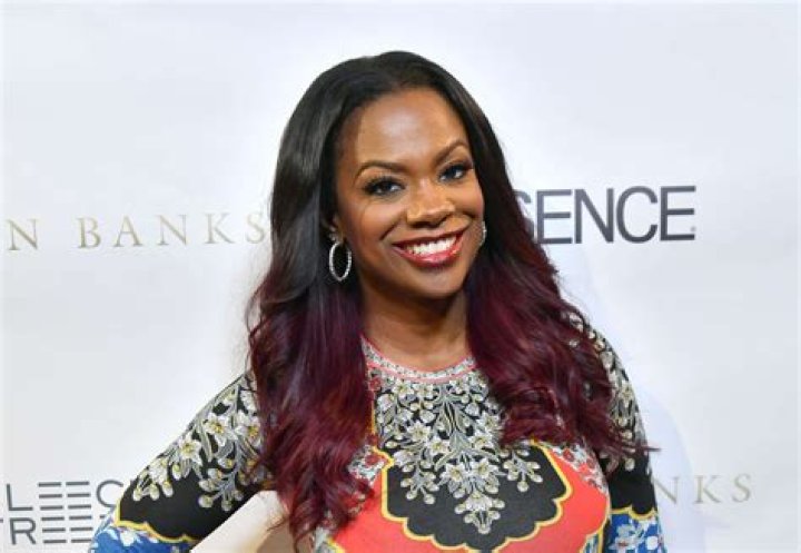 Kandi Burruss Shared A Throwback Photo From RHOA’s Season 4, Telling Fans She Wants To Change Her Hair Color