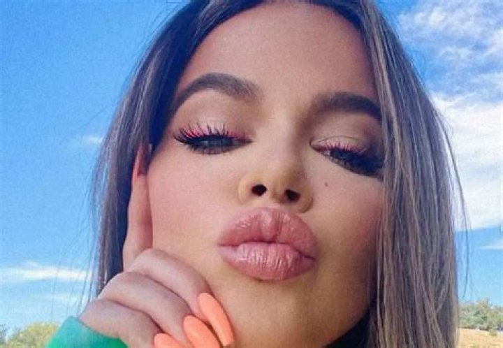 Khloe Kardashian Tells Hater On Instagram: “Be Nice Or Be Grounded,” Fans Say “It Was a Valid Question”