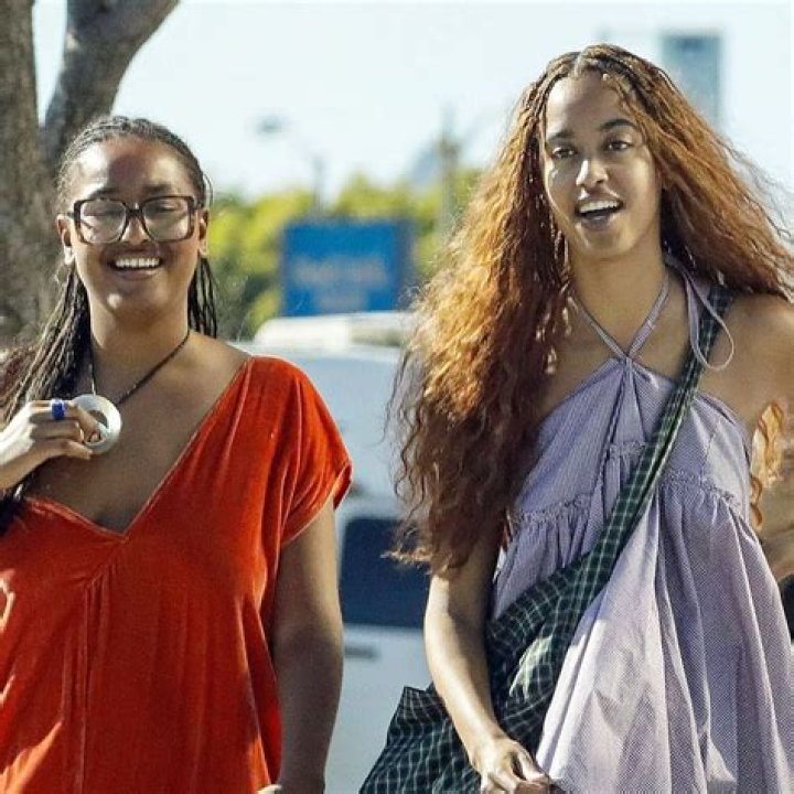 Malia Obama Is Spotted With Her Boo In Los Angeles – Some Fans Hate That She’s Smoking – See The Pics