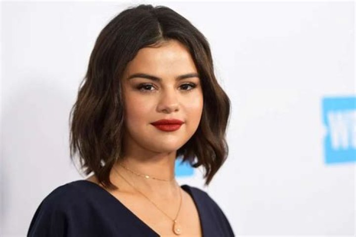Selena Gomez Looks Confidant Wearing White In New Pics Amid Zac Efron Dating Rumors